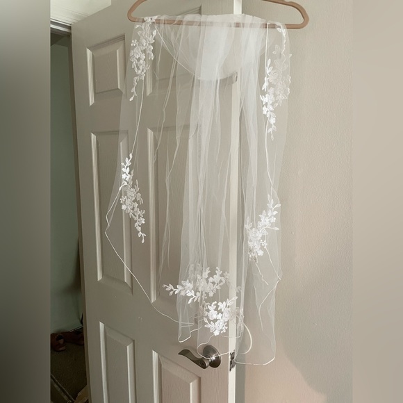 Bridal Veil - Picture 2 of 3